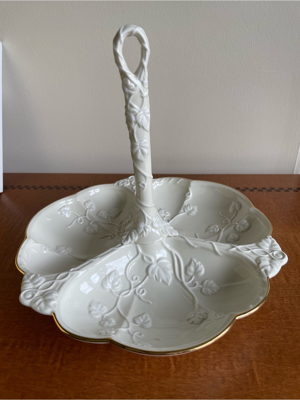 Lenox Ivy Cottage Divided Server with Vine Handle